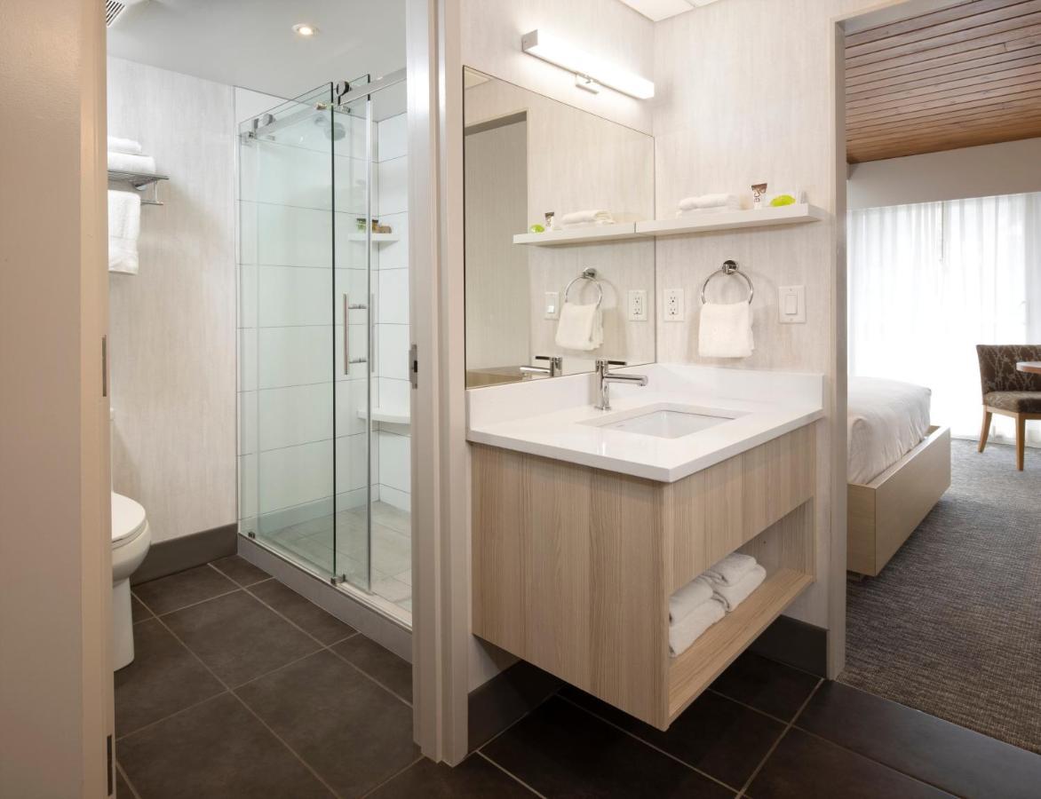 Premium Room Two Twin Queen Bed
