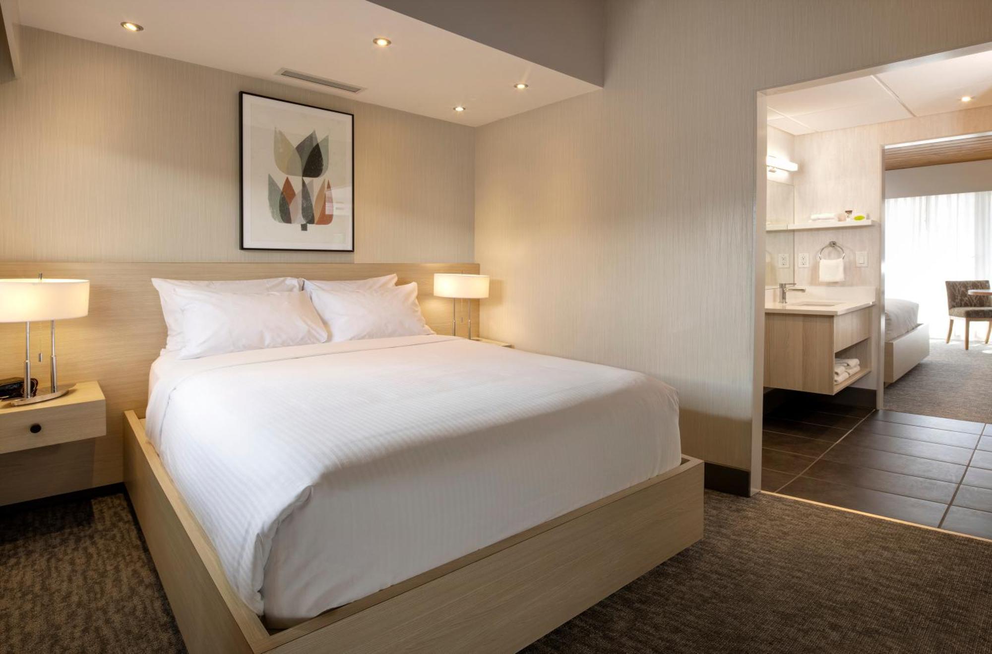Premium Queen Room with Two Queen beds with Bath,1658752826:JPEG